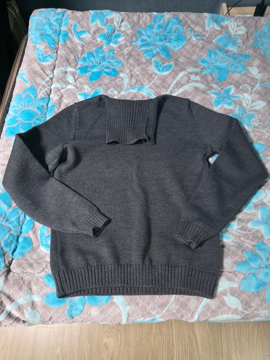 자노네 니트 판매합니다 상품이미지1