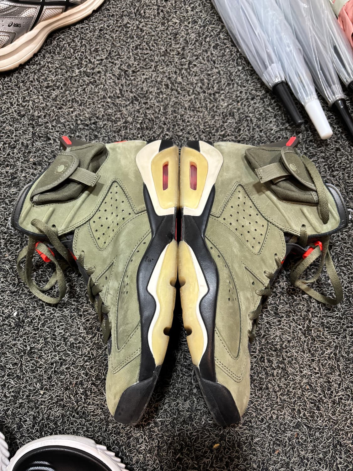 트래비스 스캇 조던6 올리브 285 상품이미지8