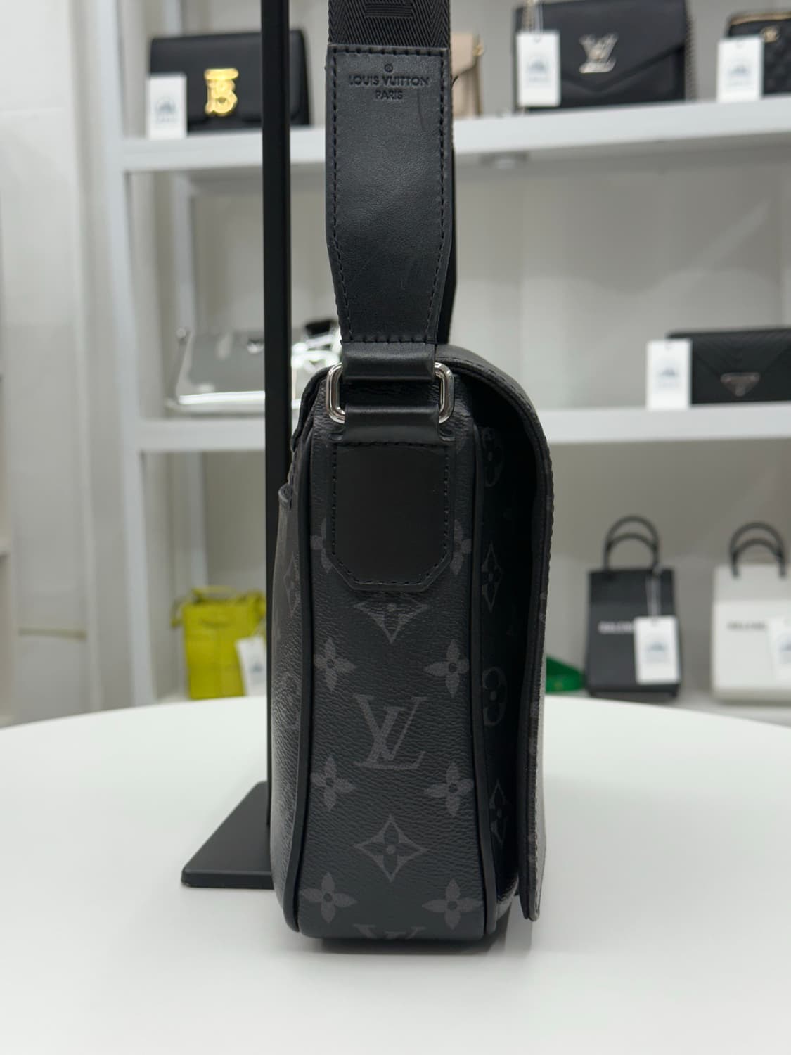 [PM] 루이비통 이클립스 디스트릭트 메신저백 상품이미지4