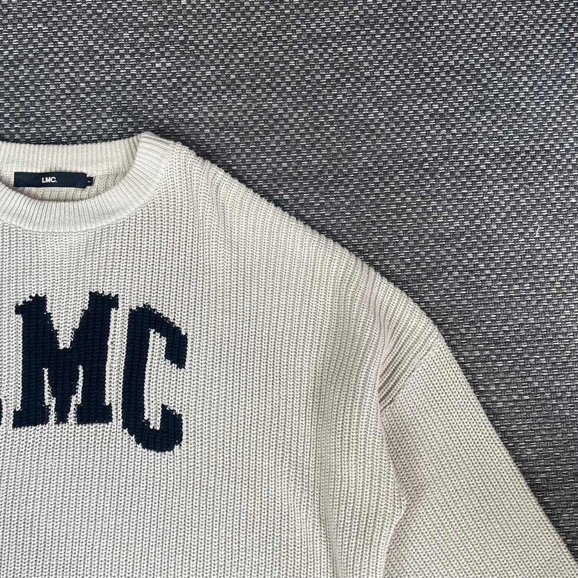 LMC 베이지 빅로고 와플 니트 상품이미지3