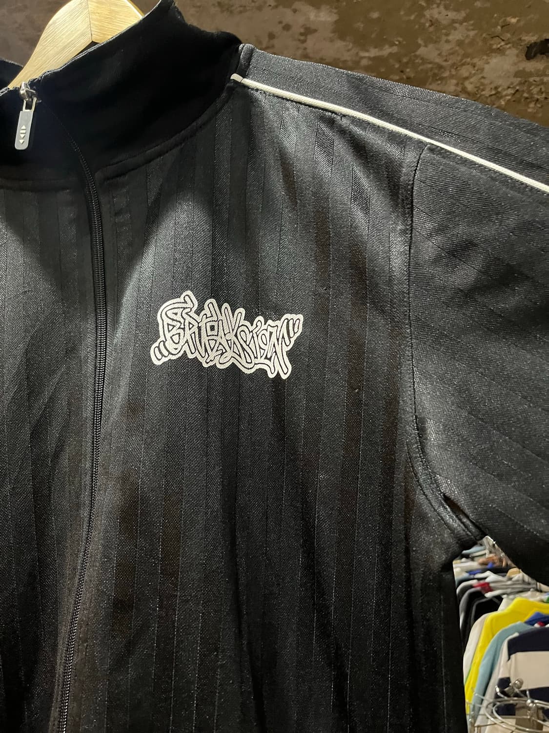 FOGATY HOUSE GRAFFITI TRACKTOP JACKET 상품이미지4