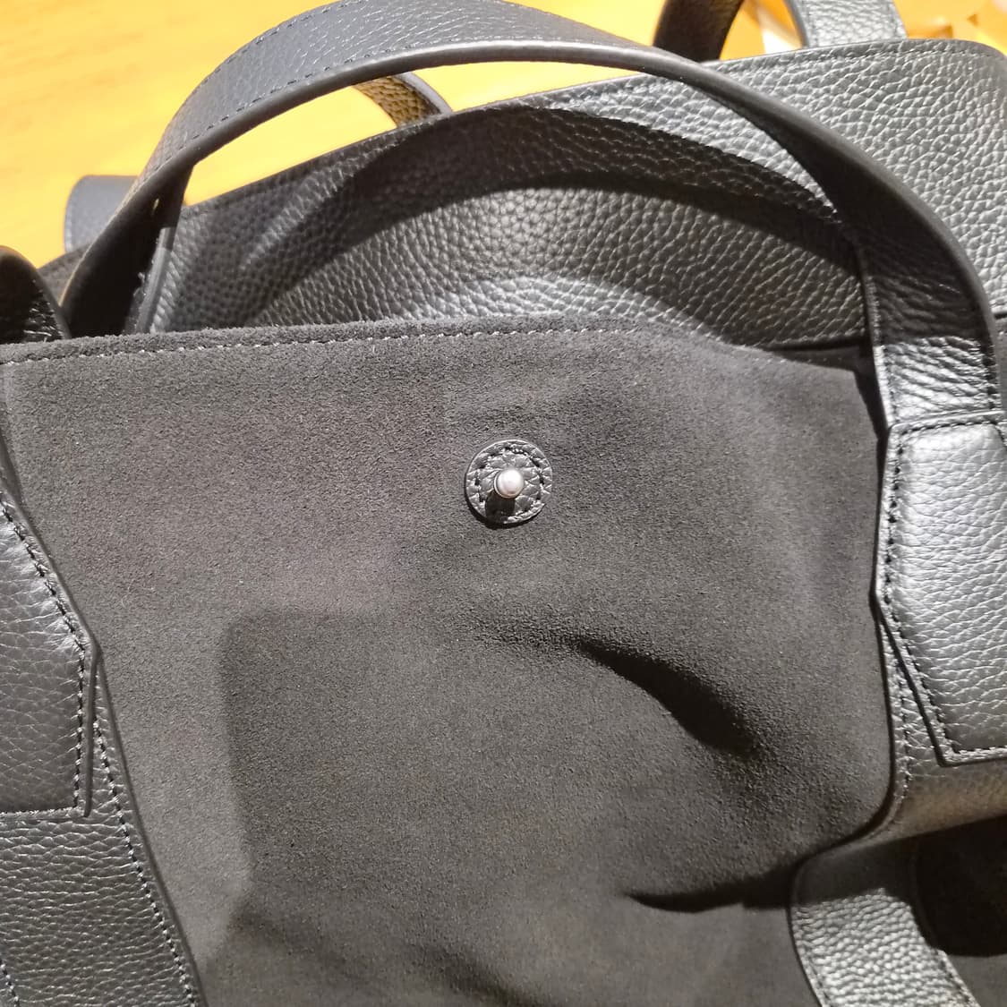 코스 cos 위켄드 토트백 팝니다. 상품이미지2