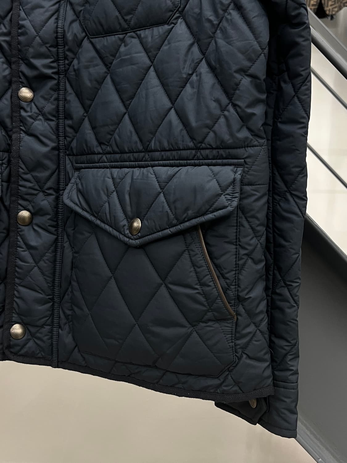 폴로 랄프로렌 23FW 네이비 퀼팅 자켓 상품이미지6