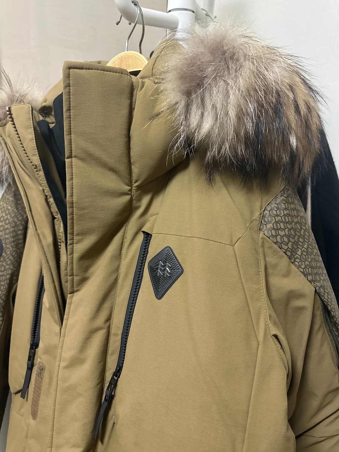 코오롱스포츠 Continuum (안타티카 상위버전) 패딩 판매합니다. 상품이미지3