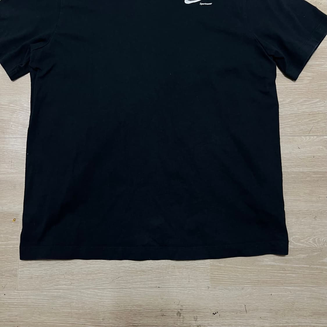 나이키 스포츠웨어 백프린팅 루즈핏 반팔 티셔츠 [블랙] M/95 상품이미지3