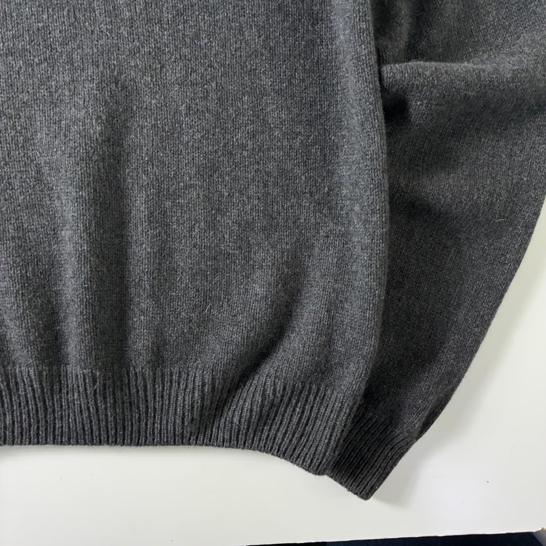 A.P.C.  아페쎄 그레이 캐시미어 울 크루넥 니트  상품이미지3