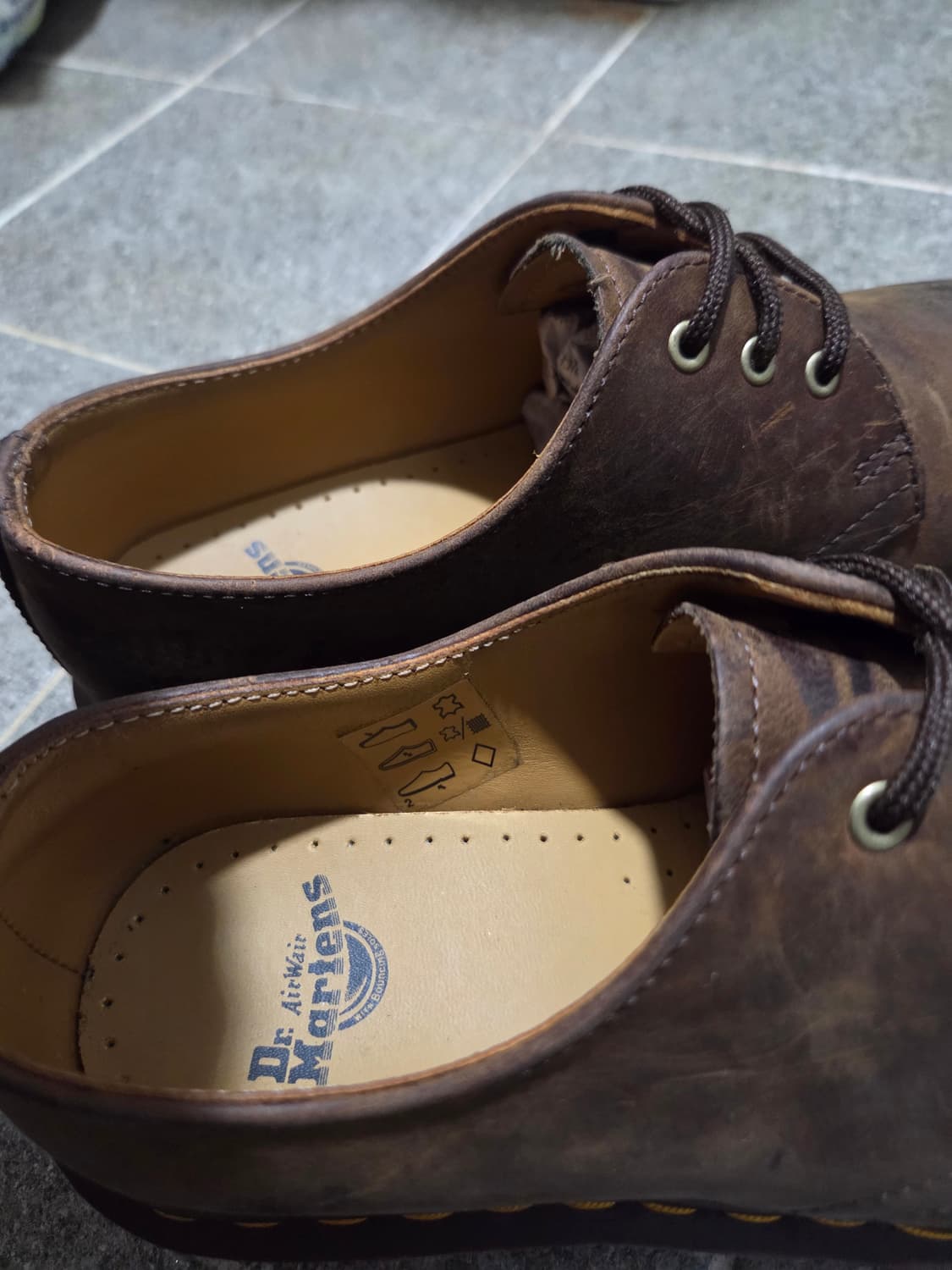 UK5 240 닥터마틴 1461 3홀 빈티지 브라운 / 크레이지 홀스호스 상품이미지2