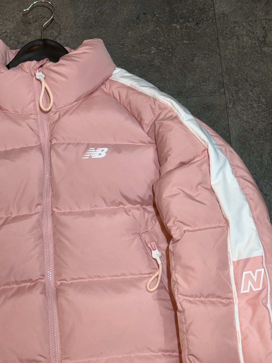 뉴발란스 구스다운 여성 패딩 S사이즈 상품이미지4