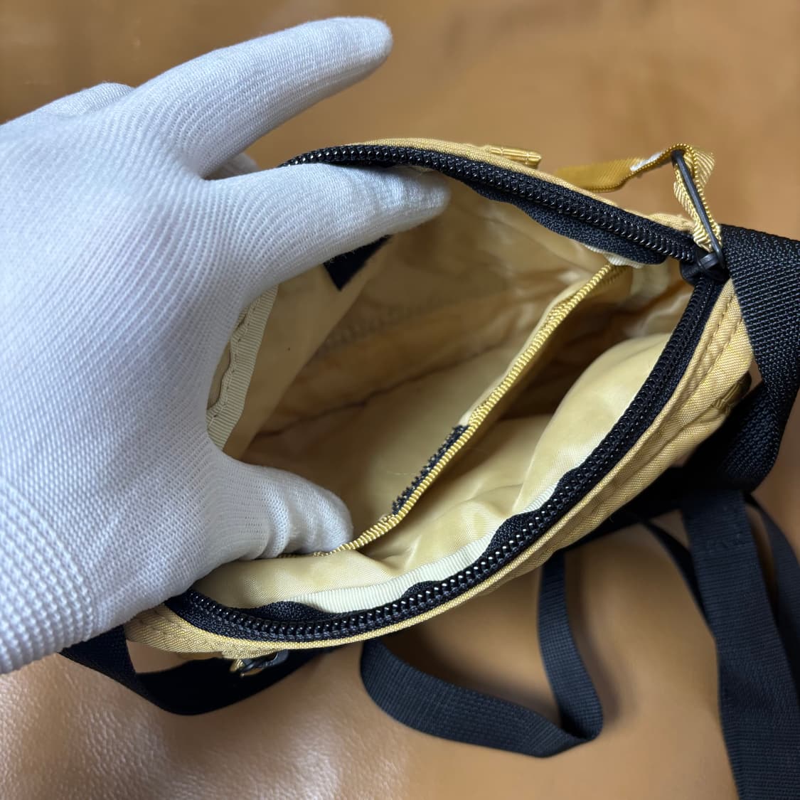 PORTER 포터 스몰백 크로스백 샤코슈 가방 크림 옐로우 상품이미지7