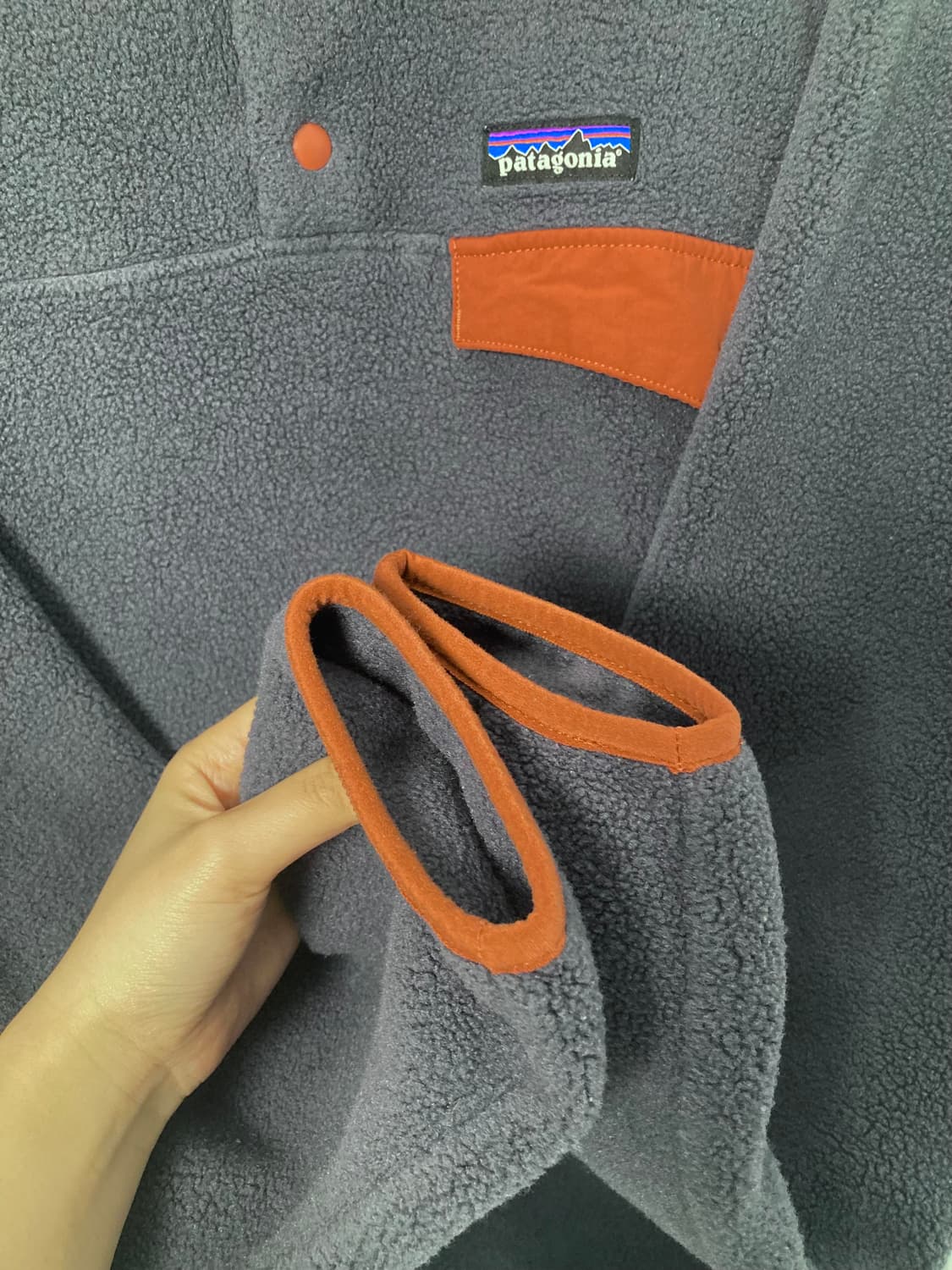 파타고니아 신칠라 풀오버 스몰더 블루/버니쉬드 레드 (L) 상품이미지4