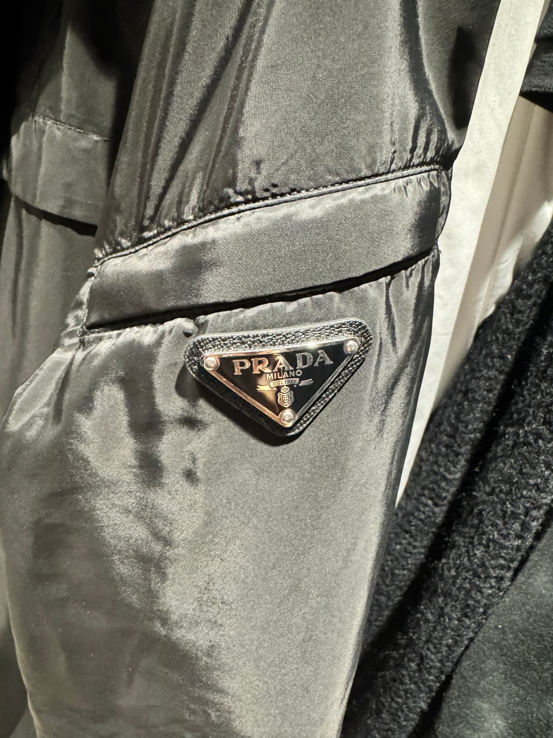 프라다 남성 바람막이 자켓 블랙 54 상품이미지3