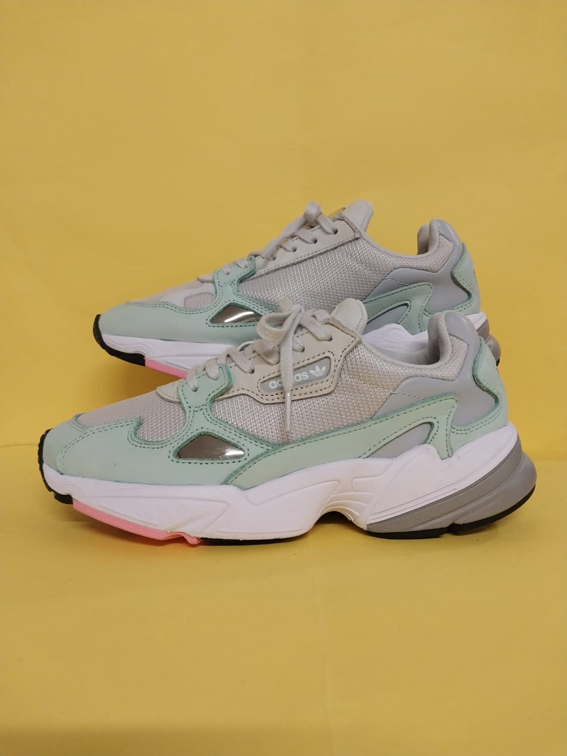 여성 아디다스 오리지널 팔콘 운동화 (240) 상품이미지1