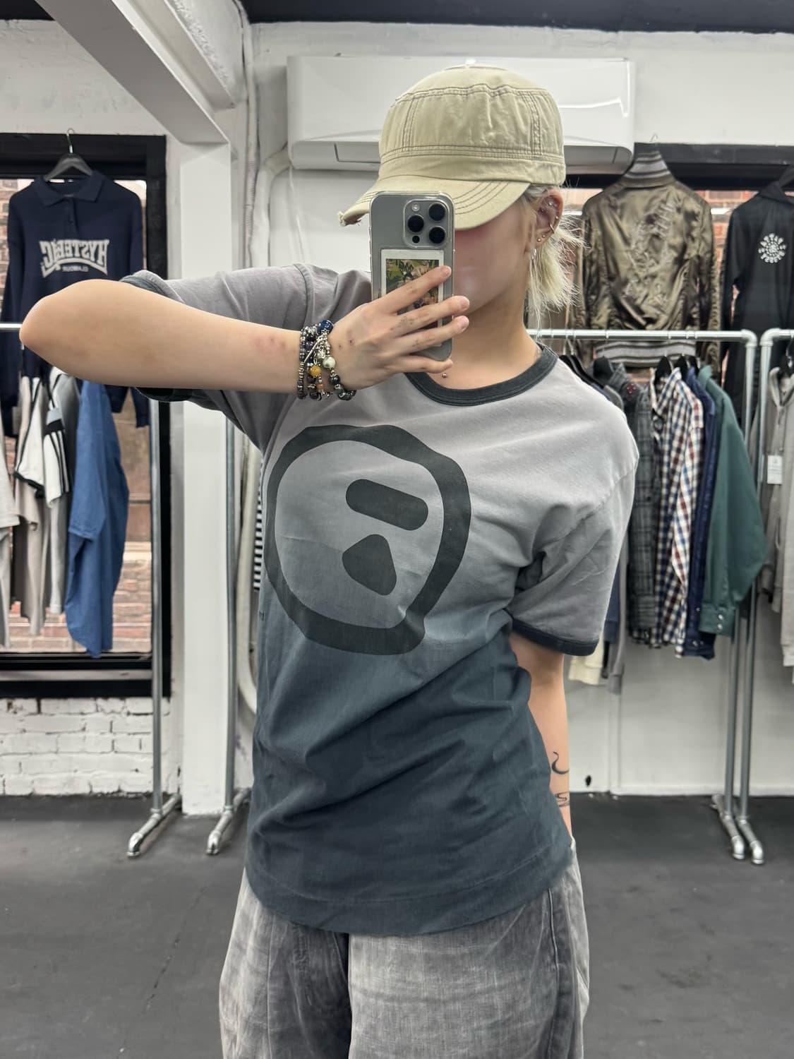 00s 베이프 그라데이션 티셔츠 상품이미지1