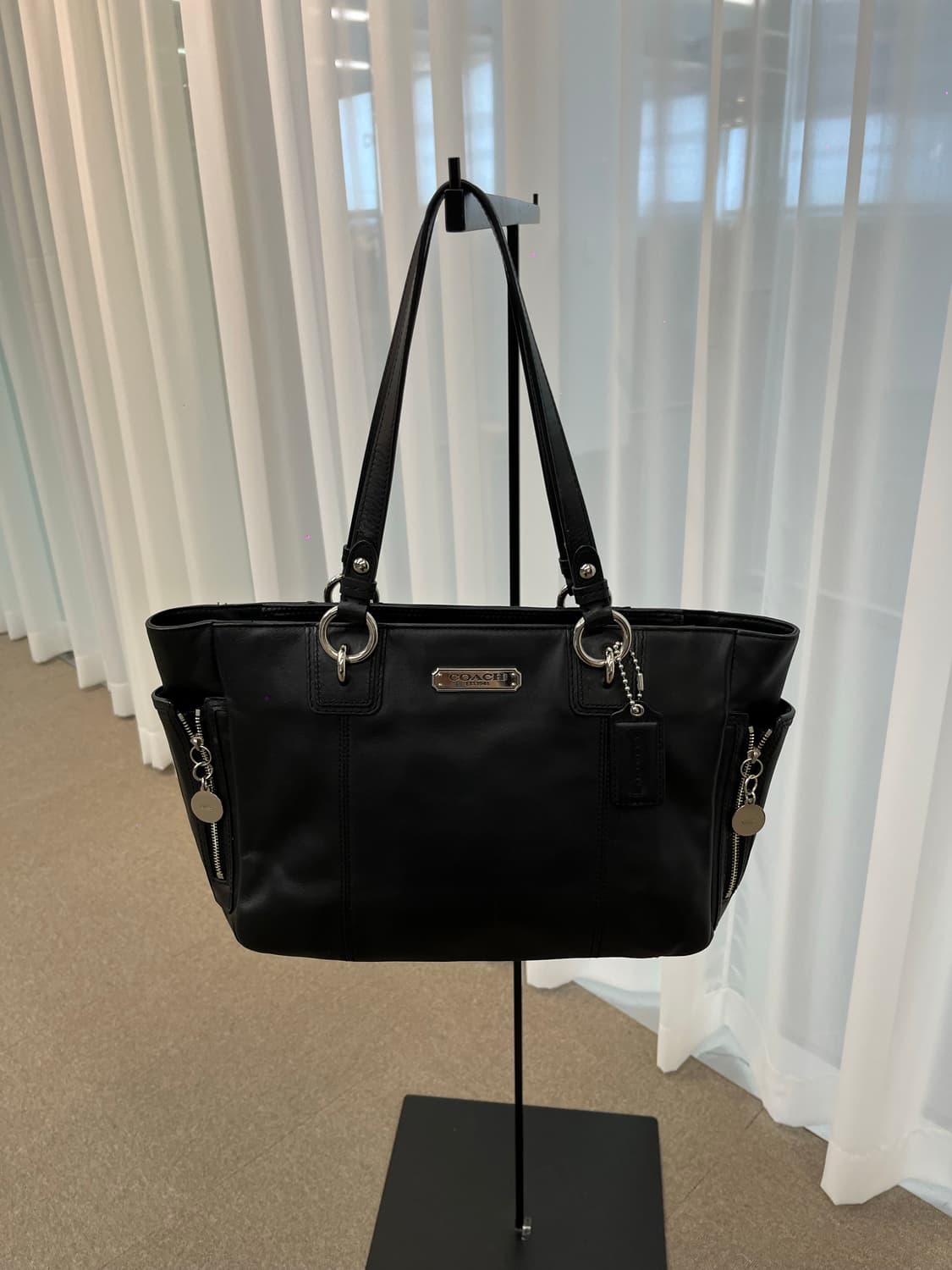 Coach Black Square Shoulder Bag 상품이미지9