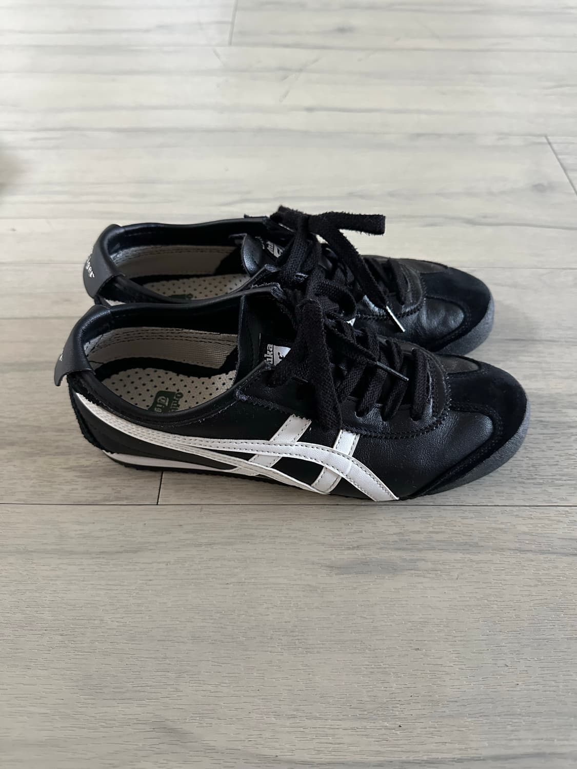 오니츠카 타이거 화이트 블랙 상품이미지2