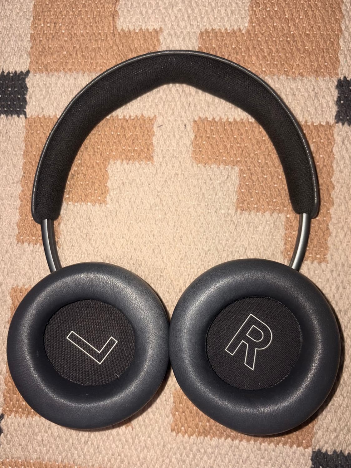Bang & Olufsen Beoplay Portal 상품이미지2
