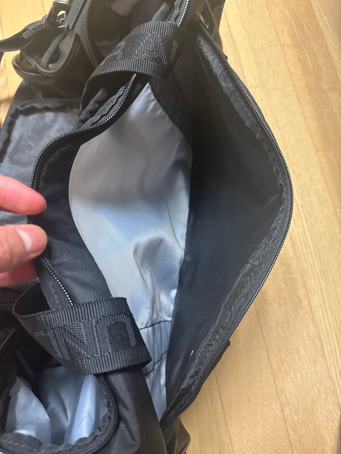 언더아머 언디나이어블 3.0 MD 더플백 1300213-001 상품이미지5