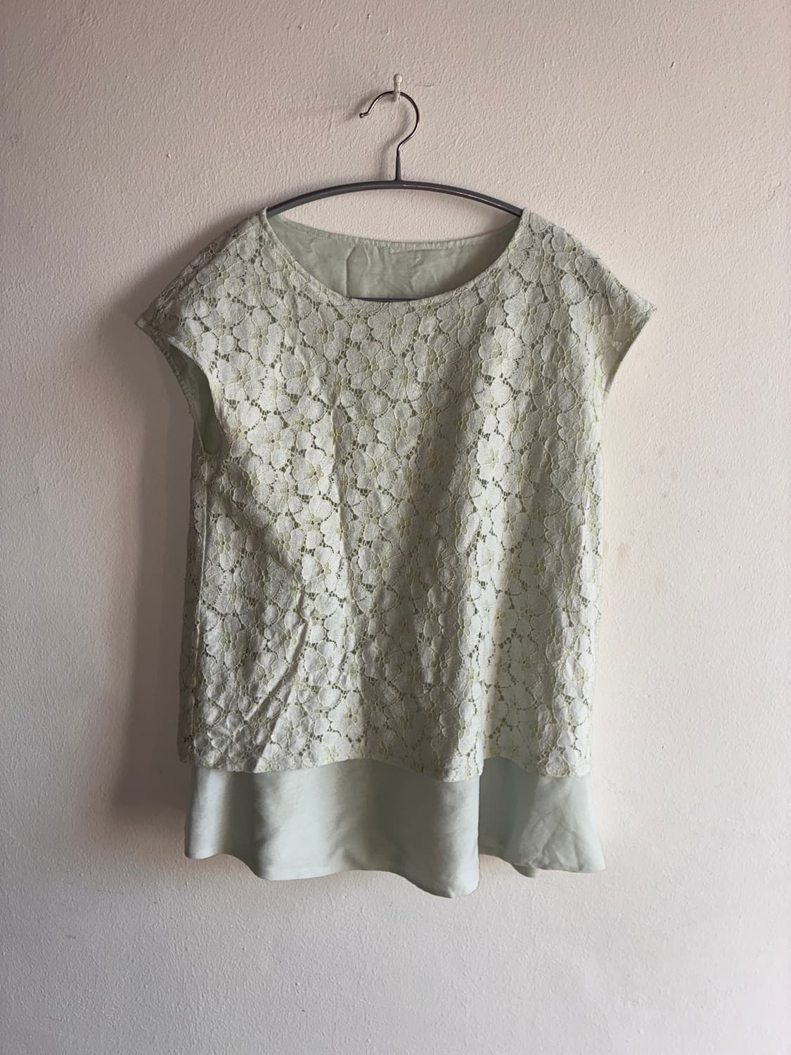 Flower Lace Detail Tee 상품이미지1