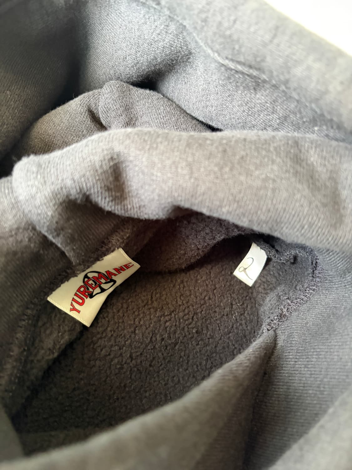 Yuremane “Overlock” Hoodie 상품이미지3