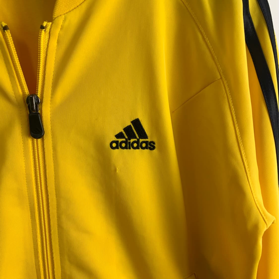 아디다스 자수로고 사이드라인 옐로우 져지 상품이미지4