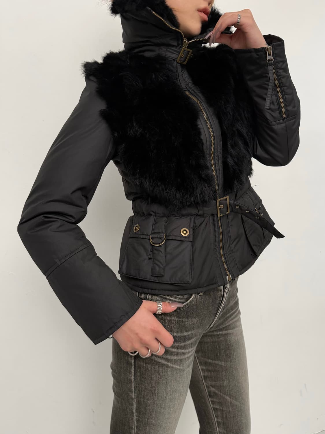 블랙 퍼 금장 벨트 다운 패딩   상품이미지1