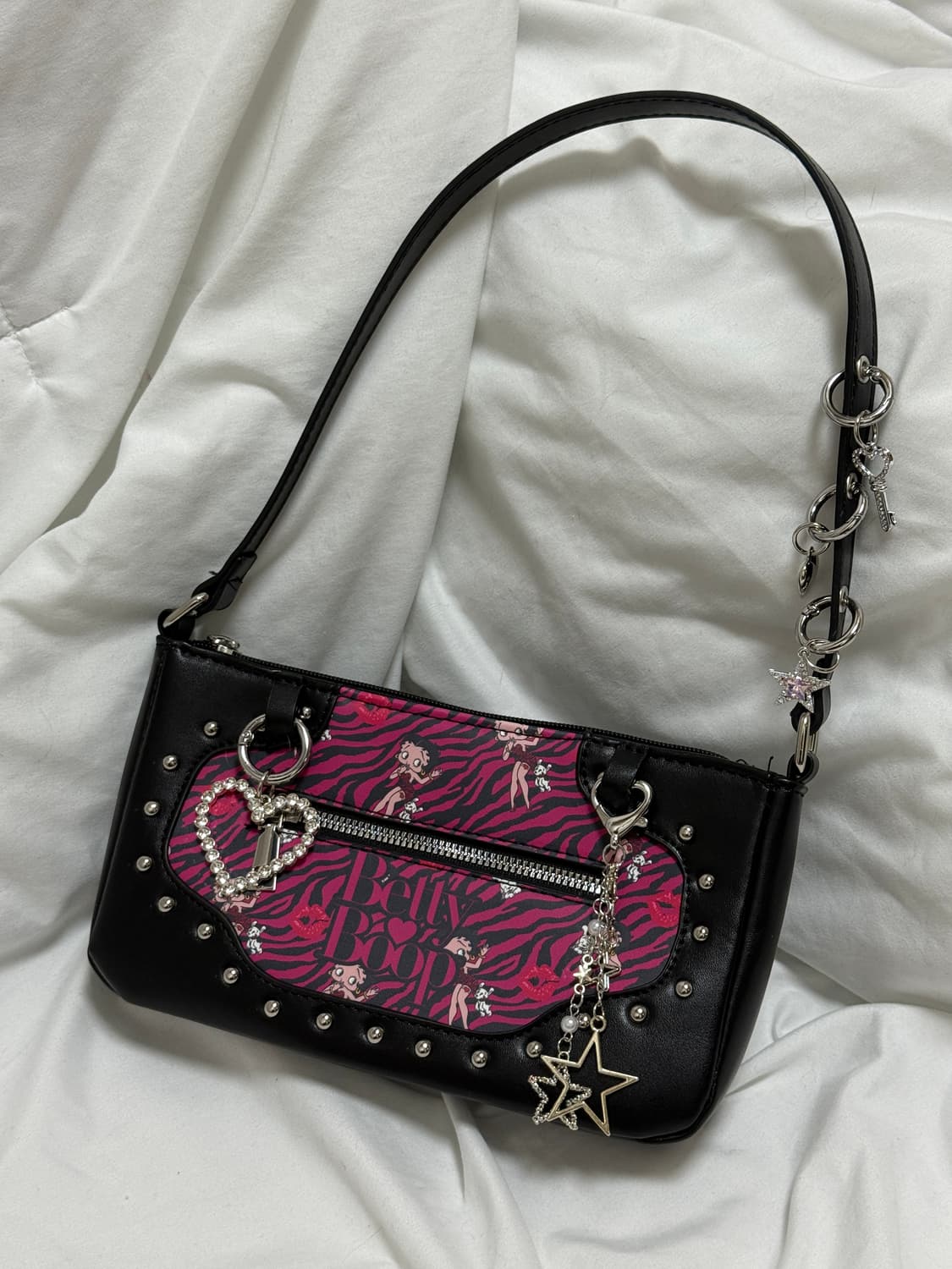 베티붑 Y2K 스타일 블랙 숄더백 상품이미지1