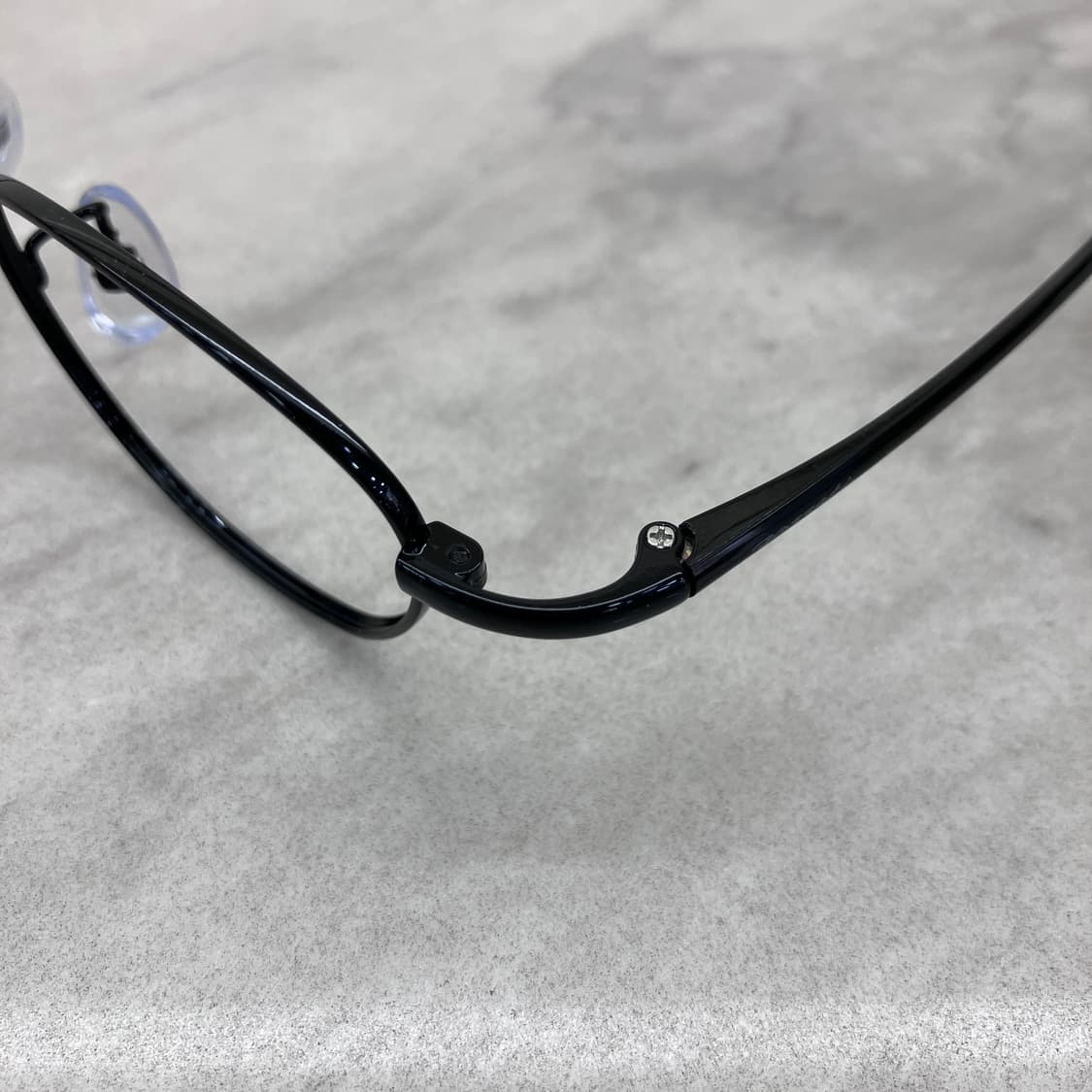 C60 RT 블랙 어글리 라운드 메탈테 안경 상품이미지2