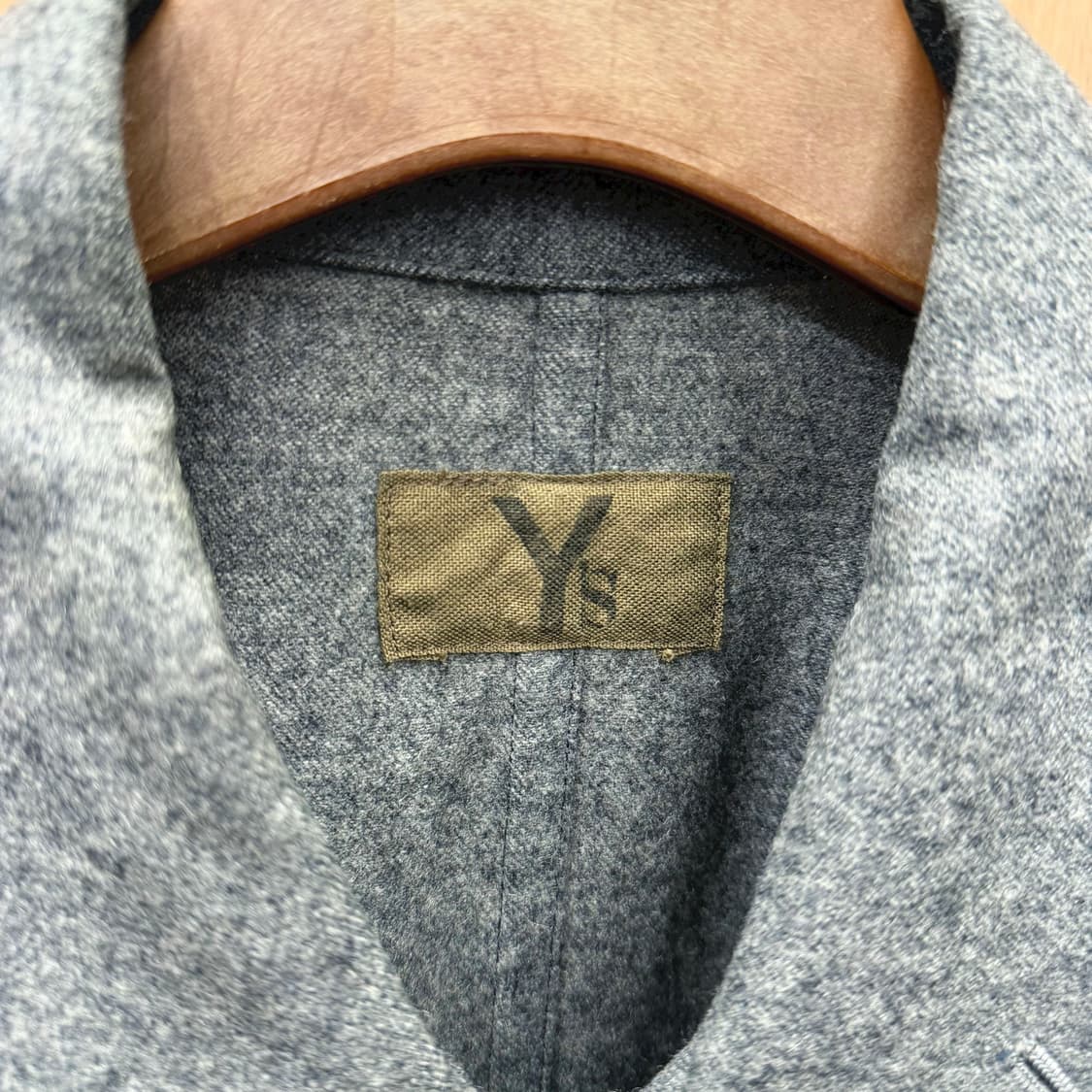 요지 야마모토 롱 코트 싱글 버튼 디테일 루즈핏 차콜 그레이 상품이미지6