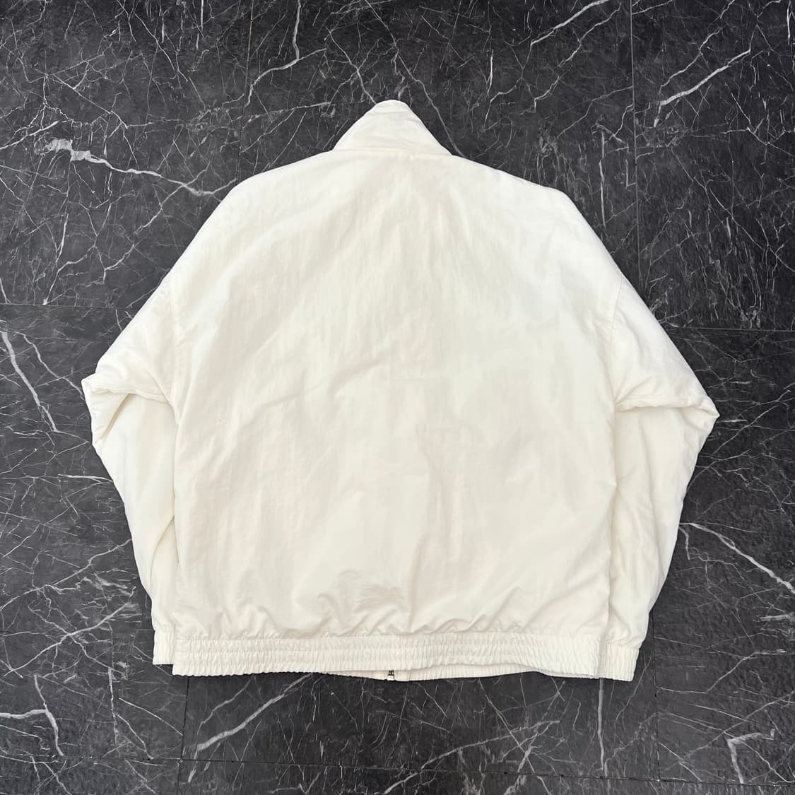 여성용 아디다스 삼선 화이트 나일론 우븐 학업 바람막이 자켓  상품이미지2