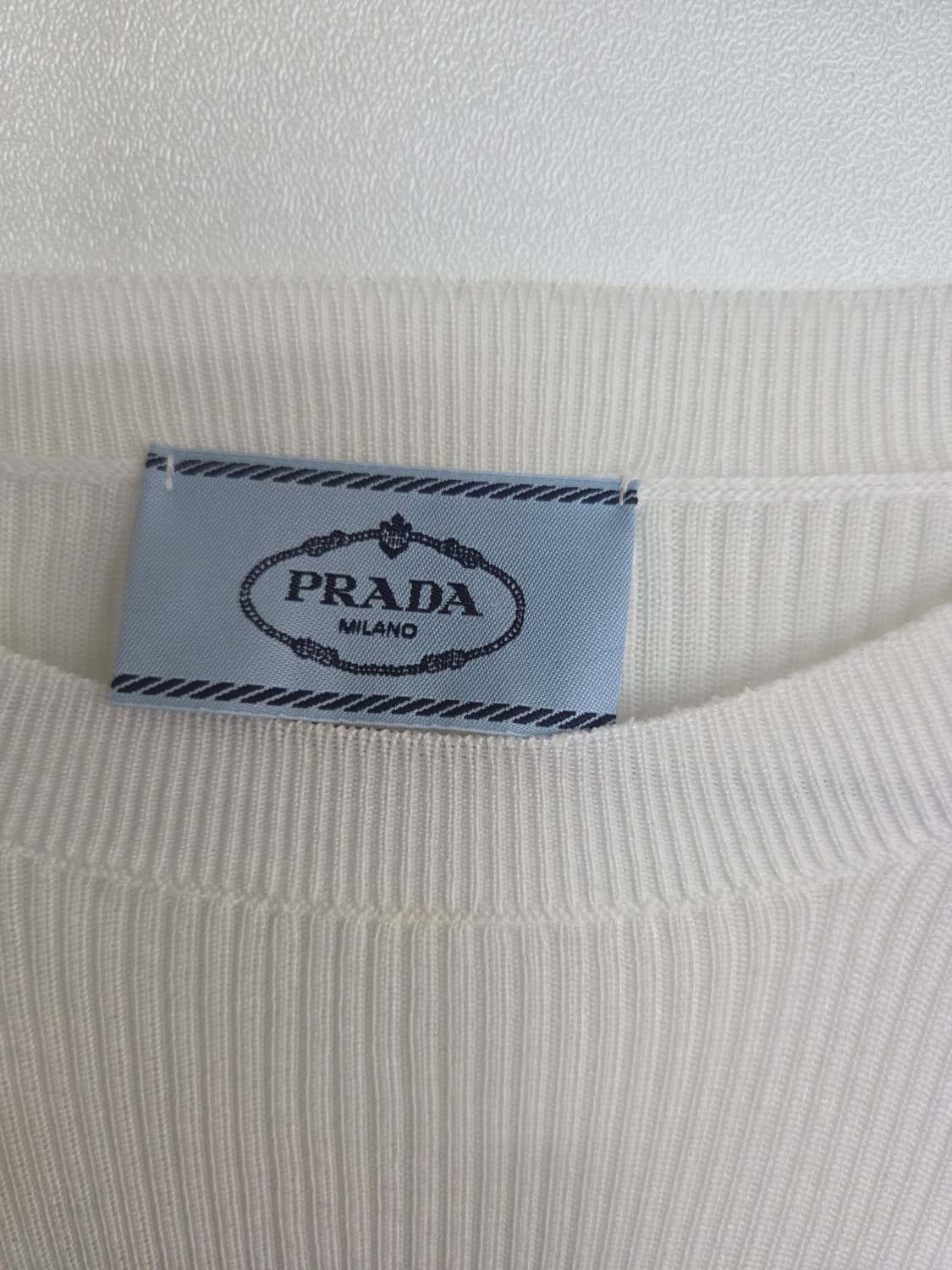 프라다 로고 긴팔니트 크롭 티셔츠 상품이미지4