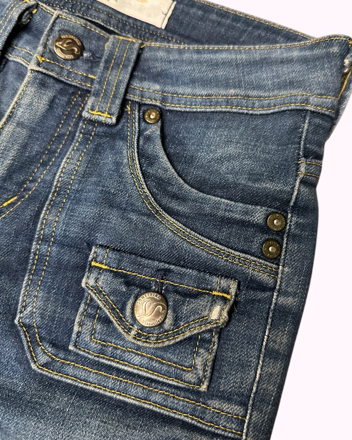 front pocket low-rise boots-cut jean 상품이미지4