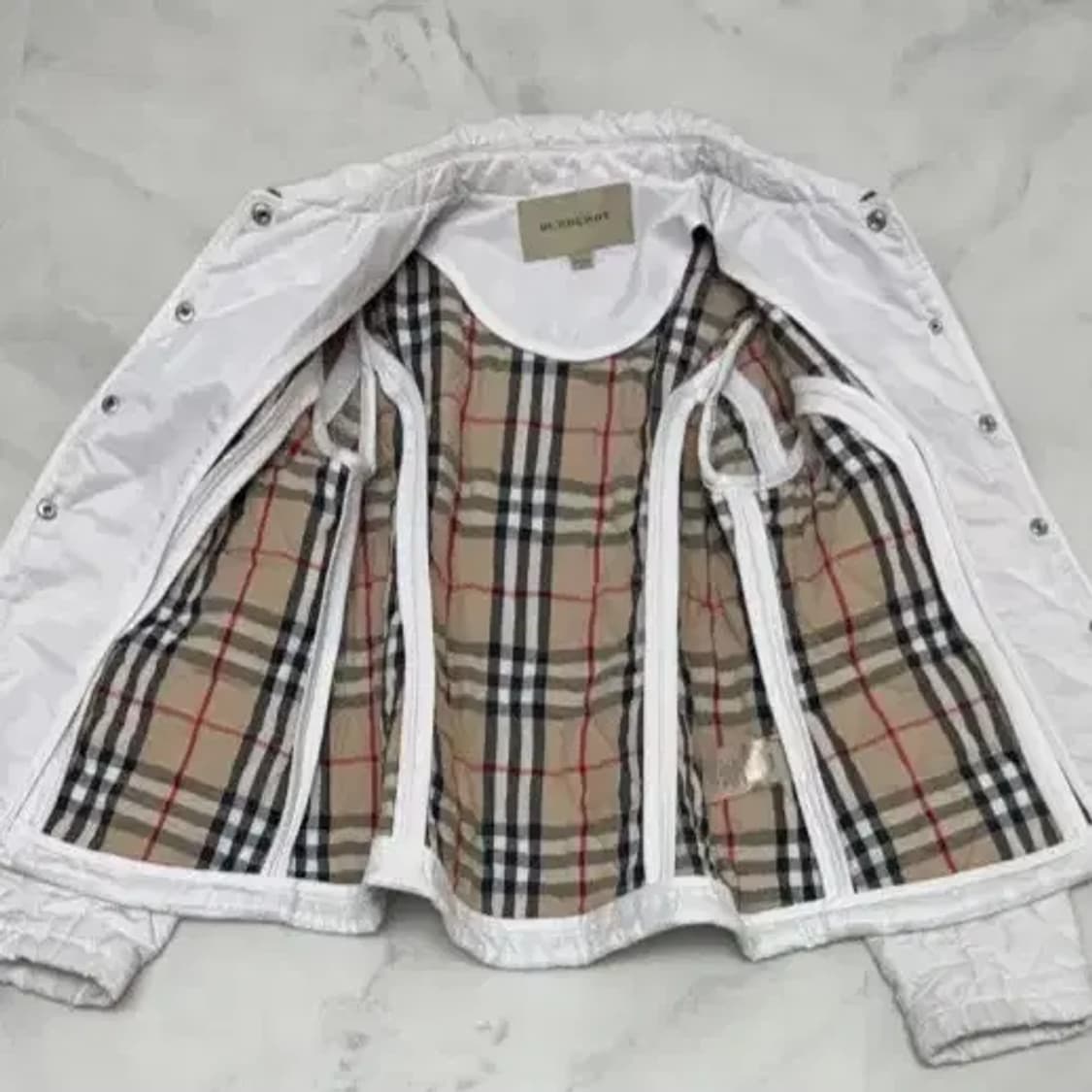 버버리 주니어 퀼팅 자켓 10-12세 152cm 여성44 상품이미지2
