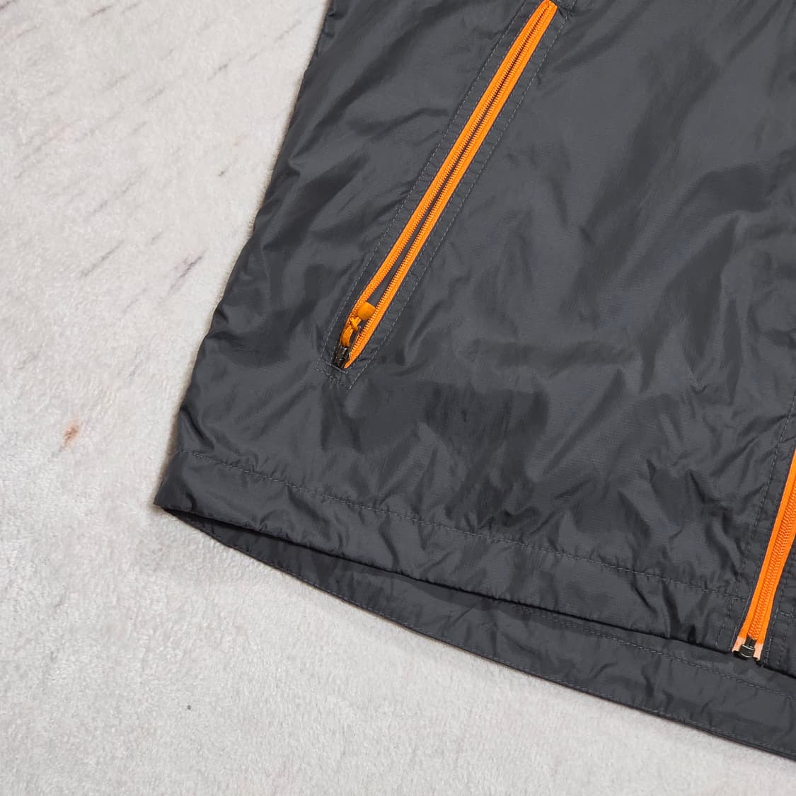 노스페이스 배색 바람막이 자켓 상품이미지3