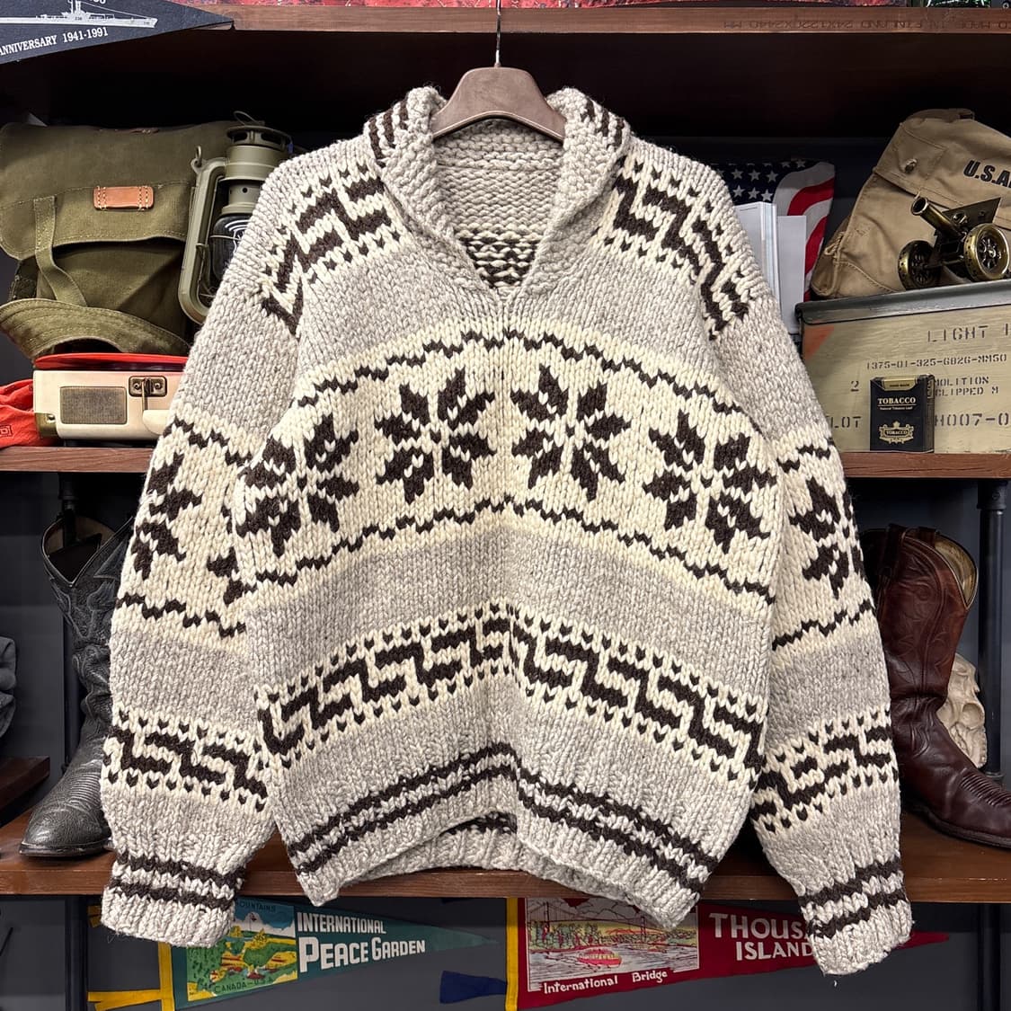 80s 네이티브 눈꽃 패턴 오리지널 헤비 코위찬 스웨터 N95 상품이미지1