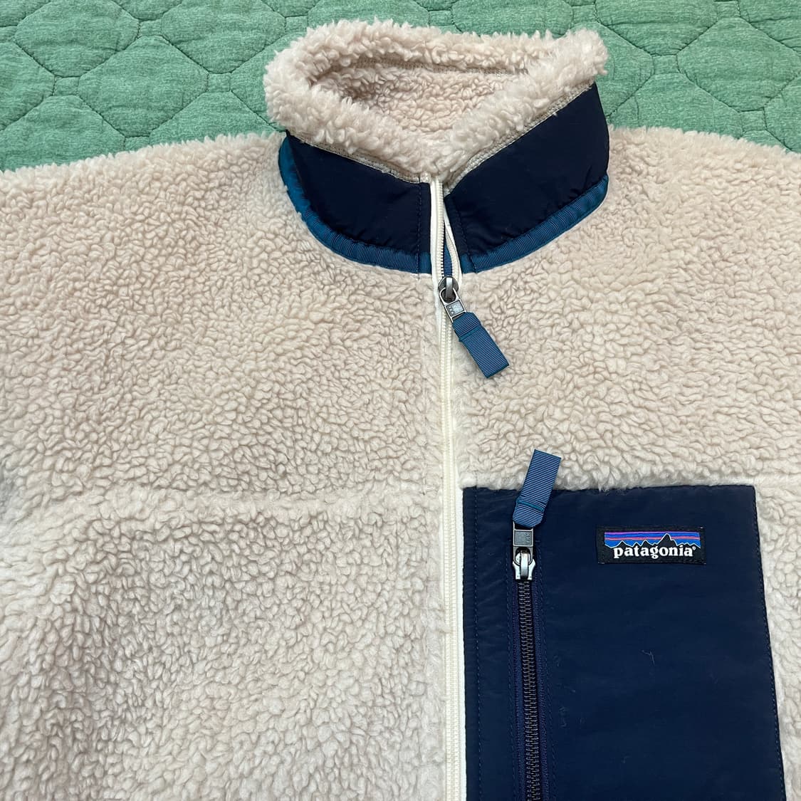 파타고니아 클래식 레트로X 플리스 자켓 내츄럴 상품이미지3