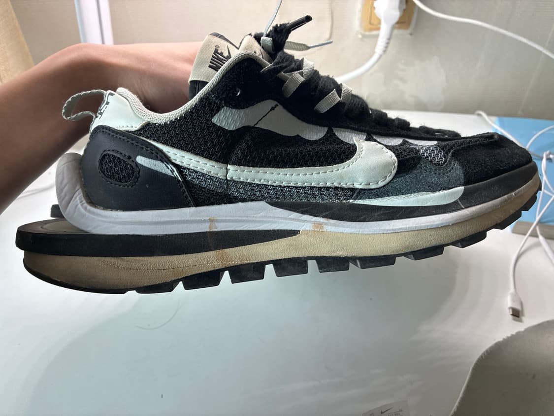 나이키 x 사카이 베이퍼와플 블랙 화이트 입니다!! 상품이미지7