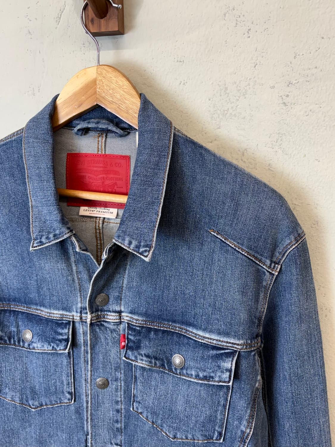 리바이스 프리미엄 엔지니어드 버튼 데님 자켓 상품이미지4