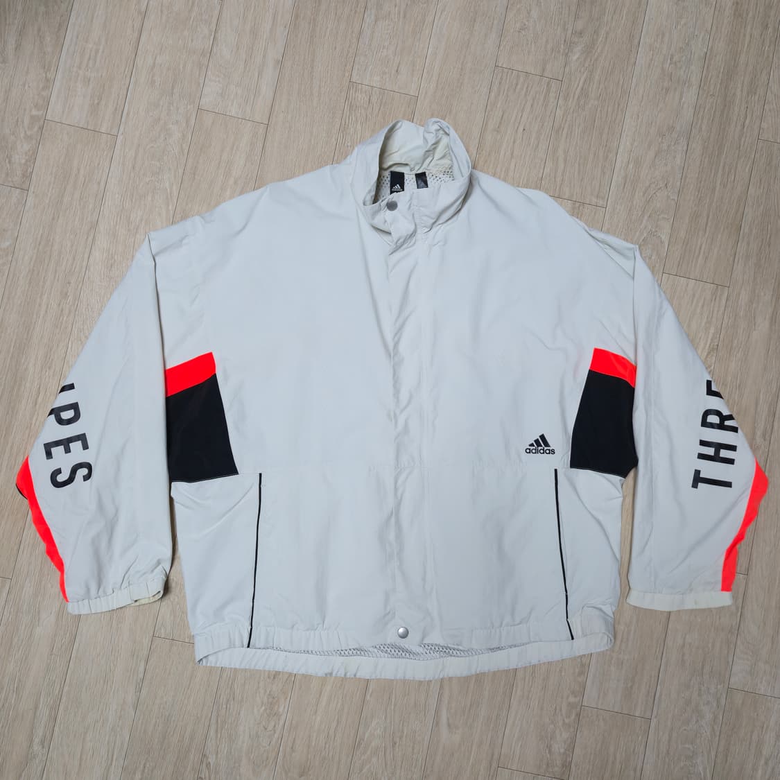 아디다스 THREE STRIPES 바람막이 L 상품이미지3