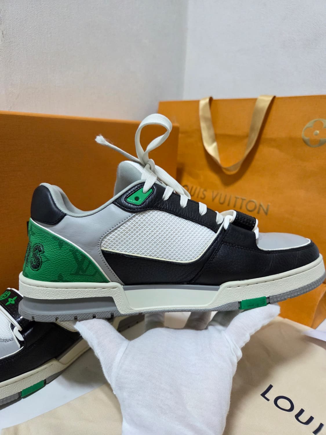 루이비통 벨크로 트레이너 스니커즈 9.5 Size 상품이미지4