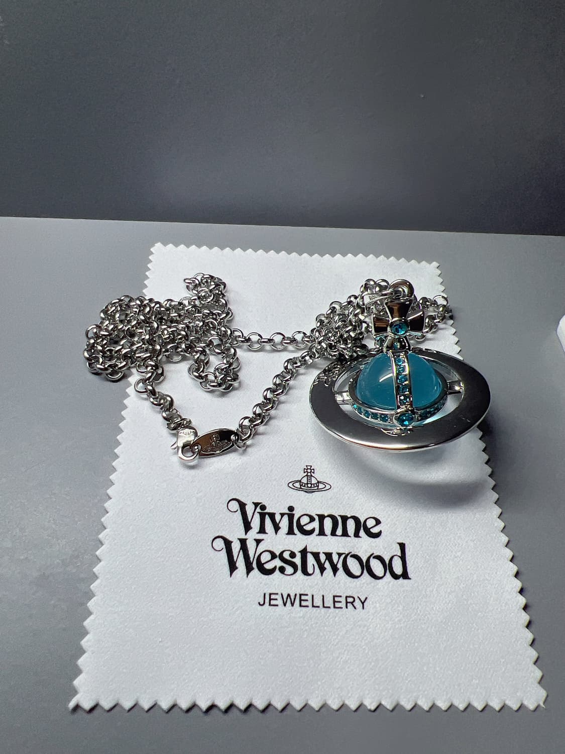 비비안웨스트우드 블루 빅오알비 목걸이 상품이미지1