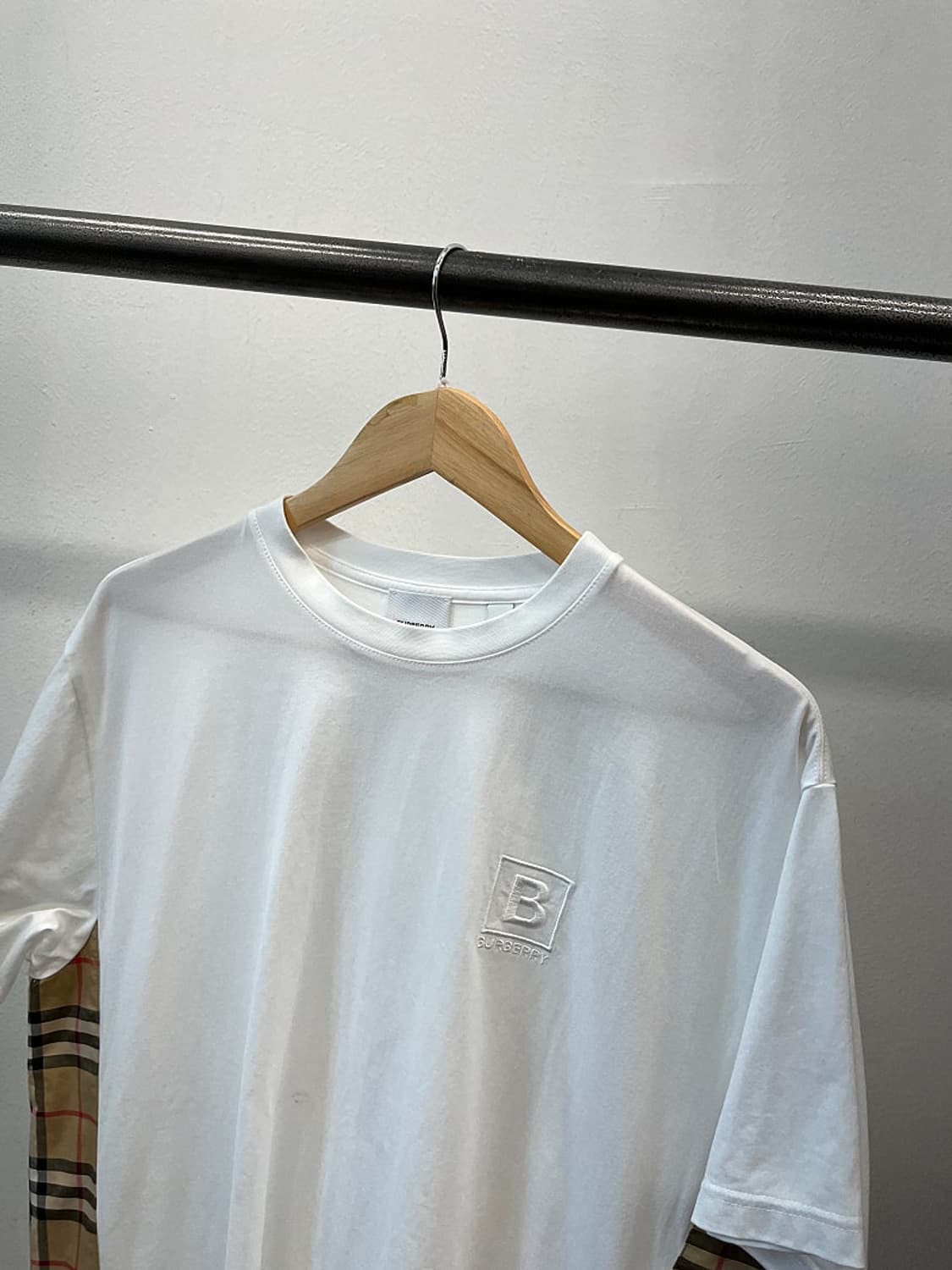 100) 버버리 사이드체크 오버 반팔티  상품이미지2