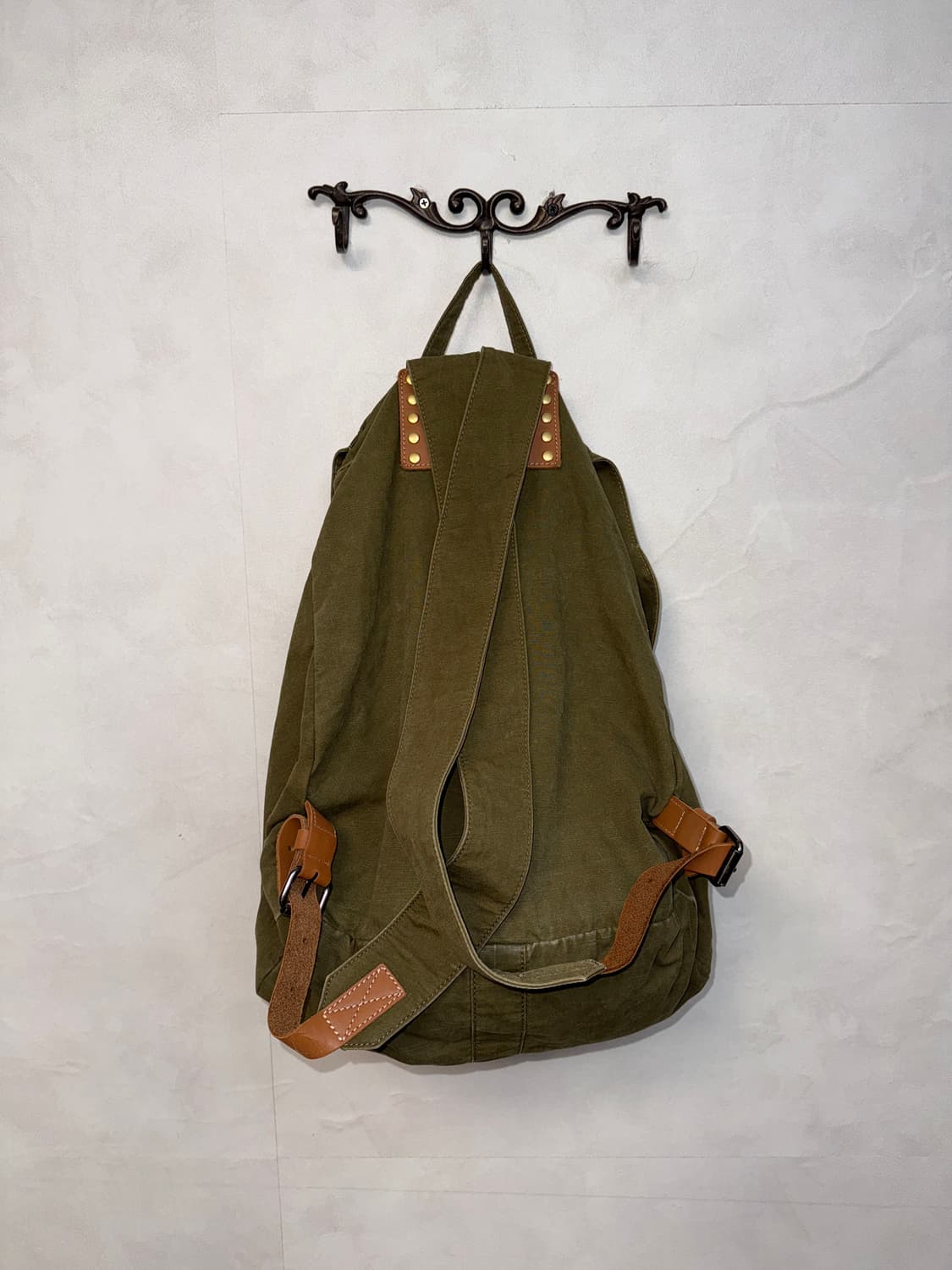 Olive khaki leather detail backpack 상품이미지3