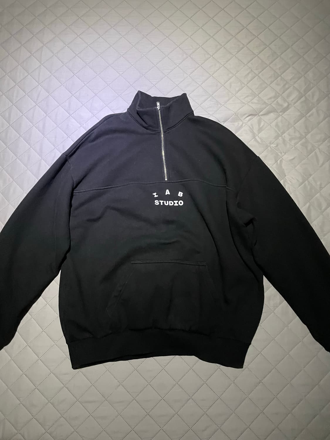 아이앱스튜디오 하프집업 블랙 상품이미지1