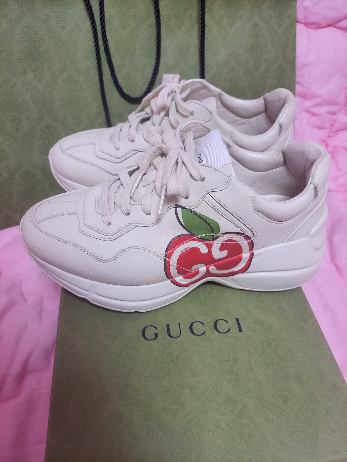 정품)급처상태좋음!구찌 애플 사과 로고 라이톤 스니커즈 키높이 운동화 상품이미지3