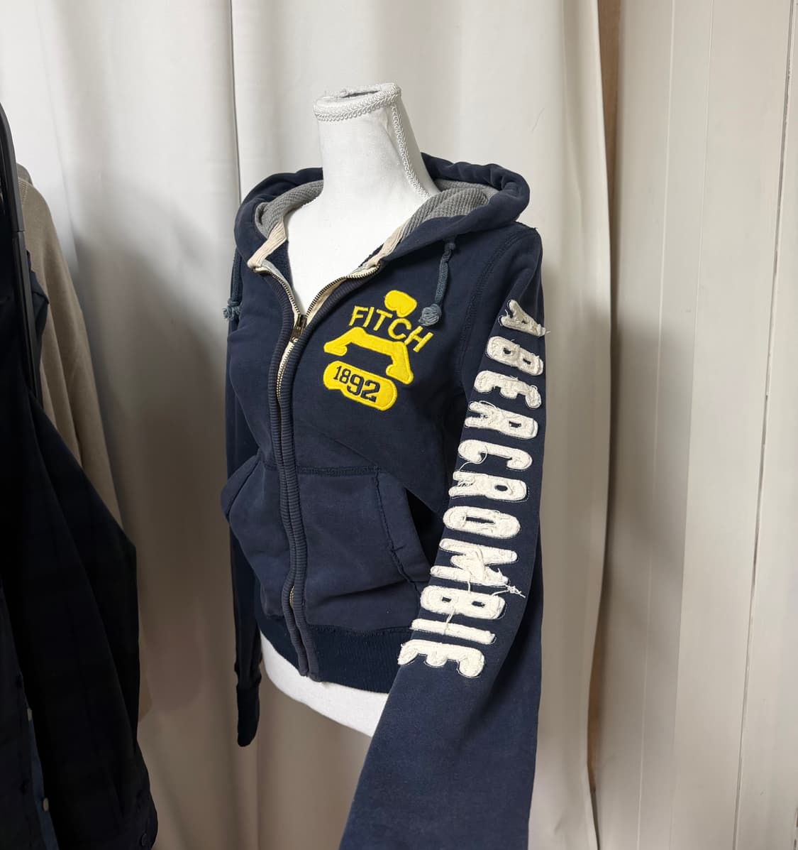 유일)아베크롬비 딱붙 레터링 후드집업 상품이미지2