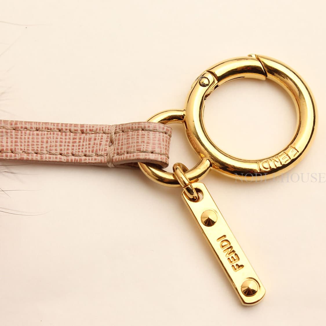 펜디 베이지&핑크 투톤 폼폼 백참겸 키링 상품이미지3