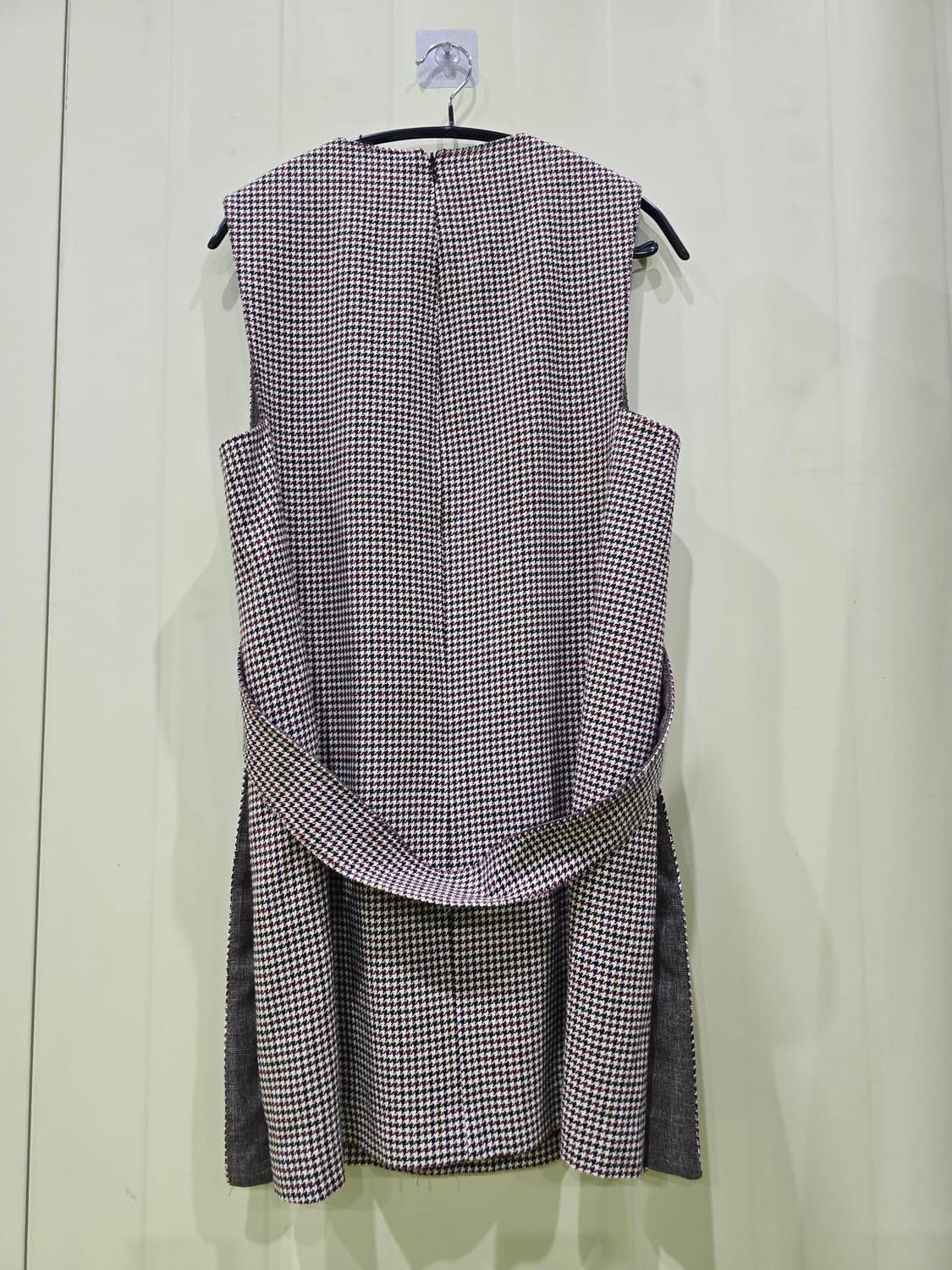 나무그림 하운드투스 체크 민소매 원피스 상품이미지5