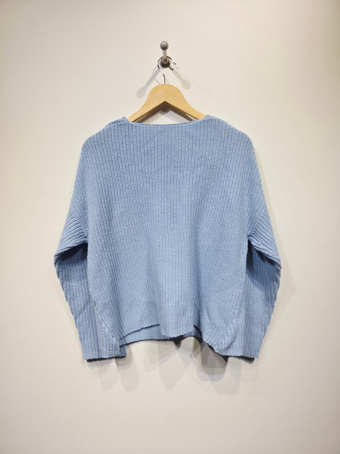 띠어리(Theory) 라이트 블루 브이넥 골지 니트 상품이미지6