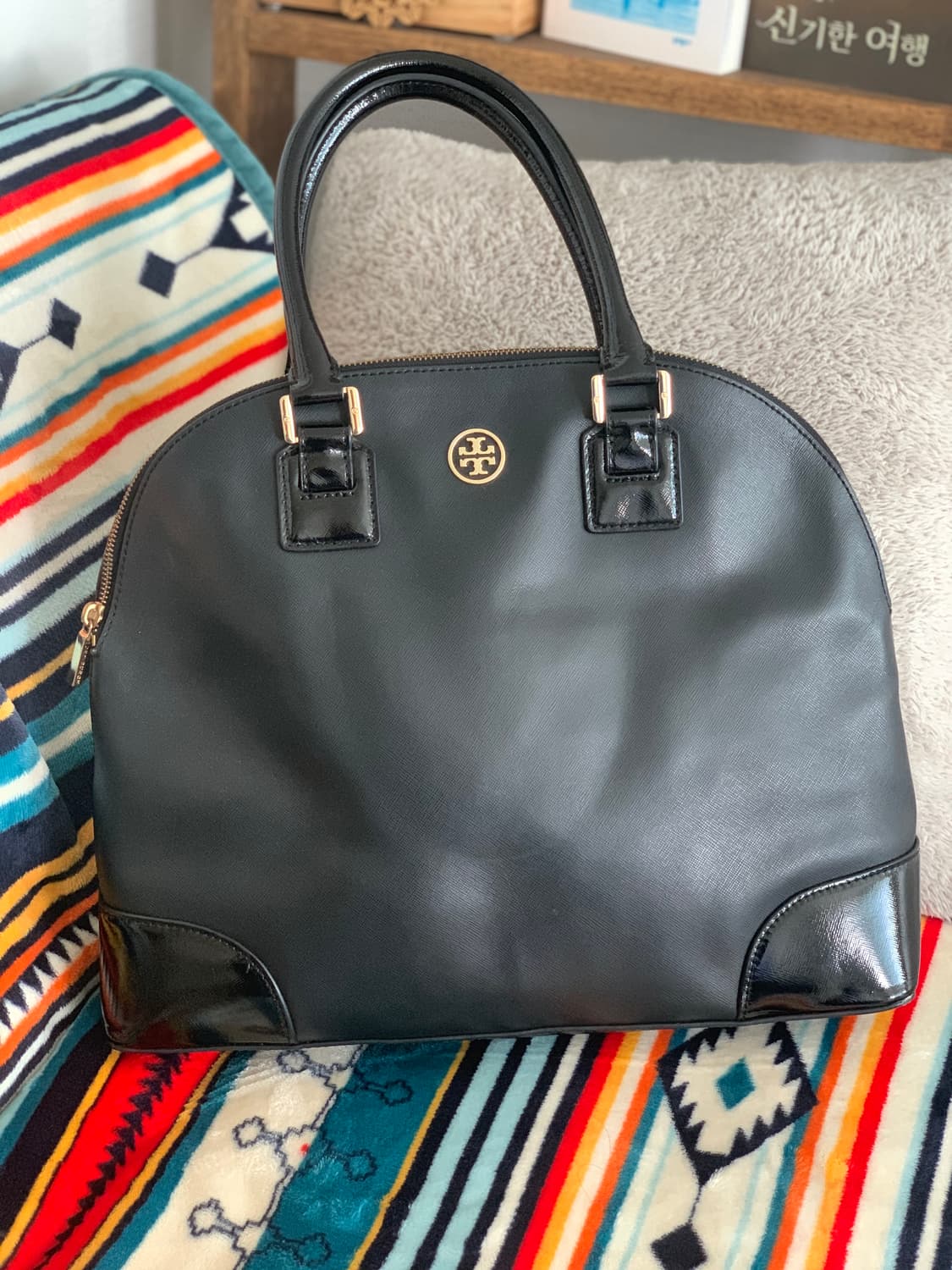 토리버치 블랙 사첼백 상품이미지2