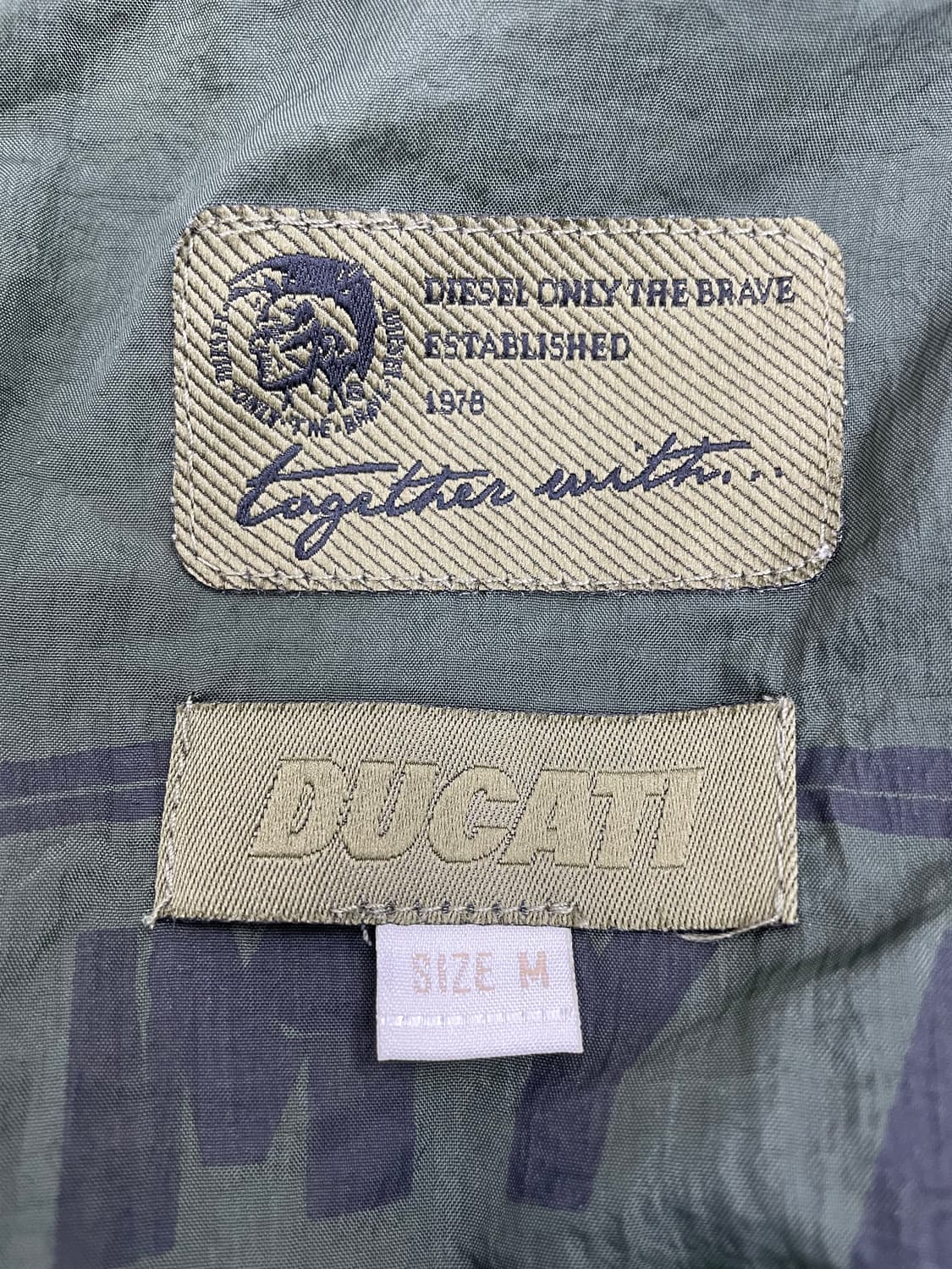 디젤 두카티 협업 카키 나일론 모토 라이더 자켓 상품이미지3